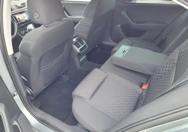 Skoda Superb cena 94000 przebieg: 166000, rok produkcji 2020 z Wałcz małe 497